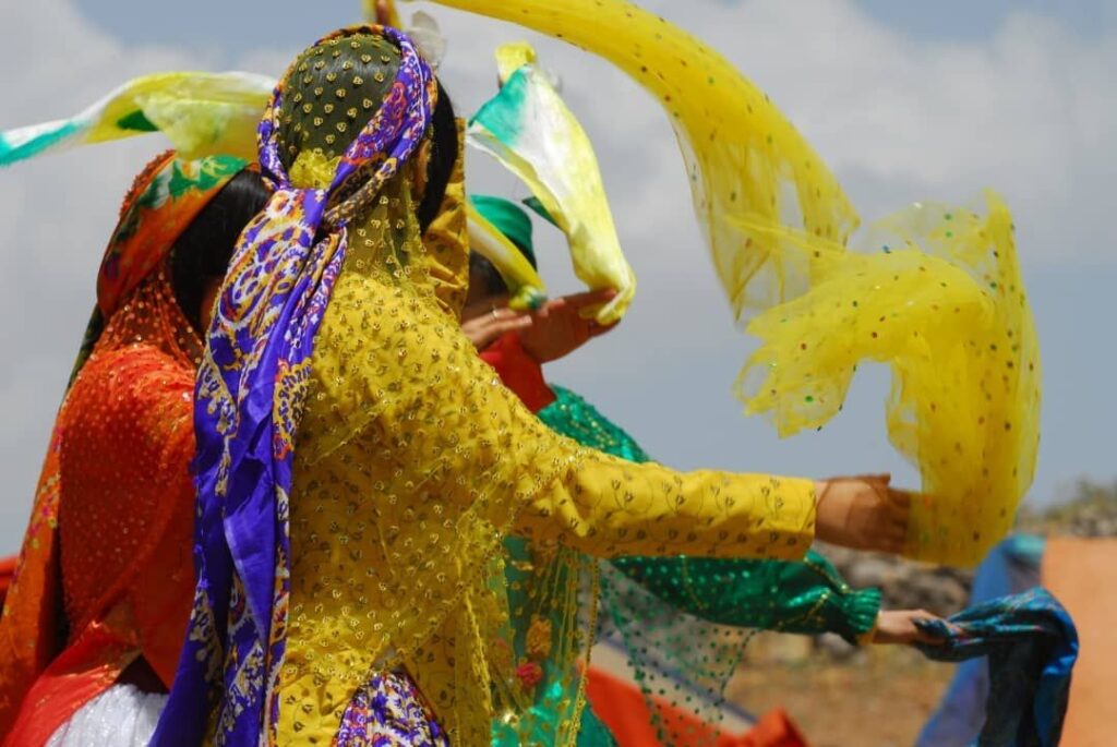 Abarkuh: Handkerchief Dance